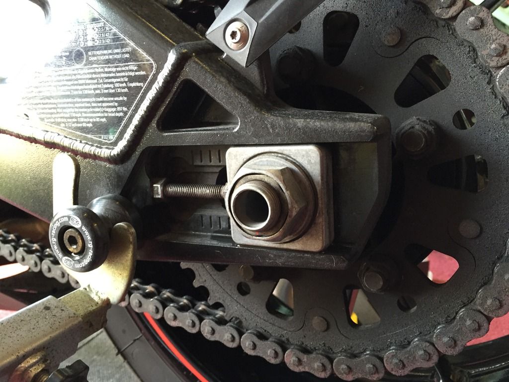 Fitting LighTech chain adjusters